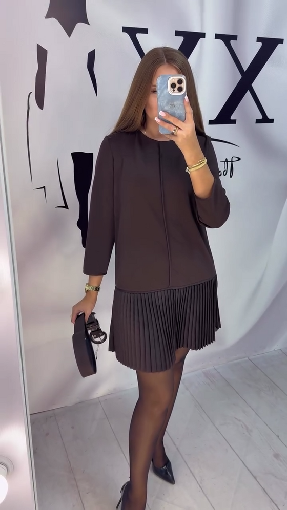 Jurk Met Driekwartmouwen En Accordeonplooien