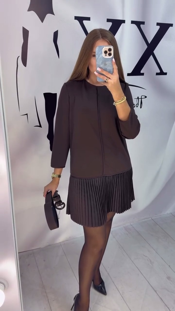 Jurk Met Driekwartmouwen En Accordeonplooien