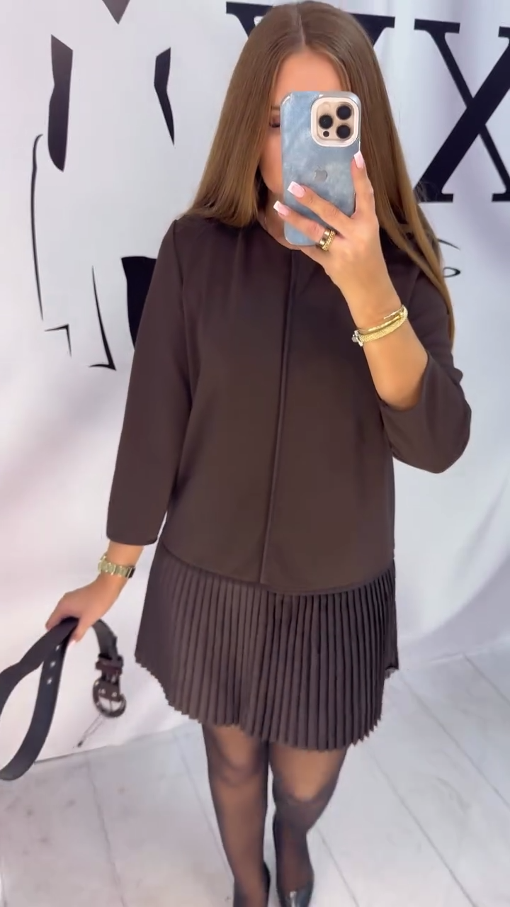 Jurk Met Driekwartmouwen En Accordeonplooien