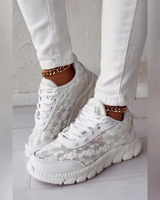 Eenvoudige effenkleurige ademende veterschoenen