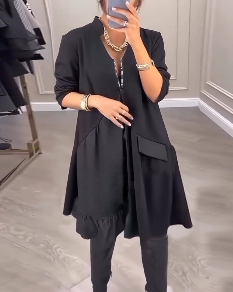 Jurk met een artistieke flair en een V-hals