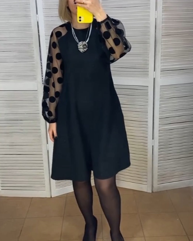 Jurk met elegante stijl en stippenpatroon