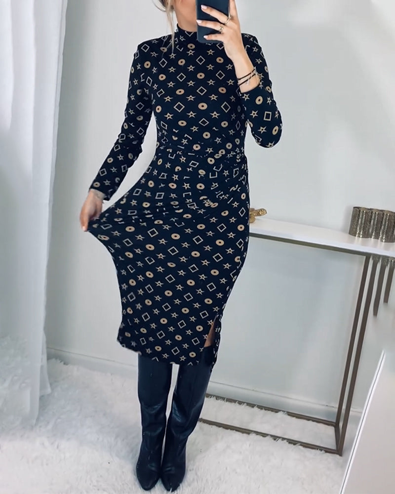 Elegante jurk met hoge hals en geometrische print