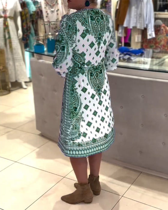 Elegante midi-jurk met V-hals