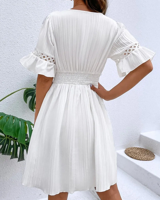 Jurk V-Hals Uitsnijding Ruffle Mouw Mini
