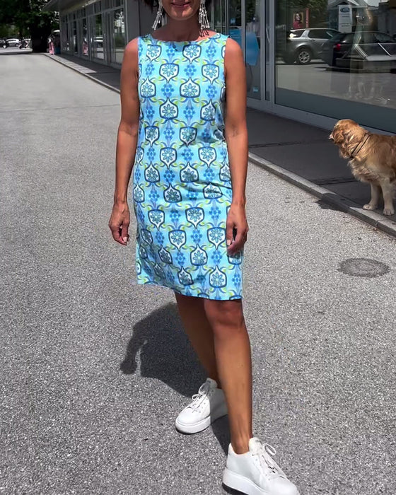 Mouwloze slim-fit jurk met print