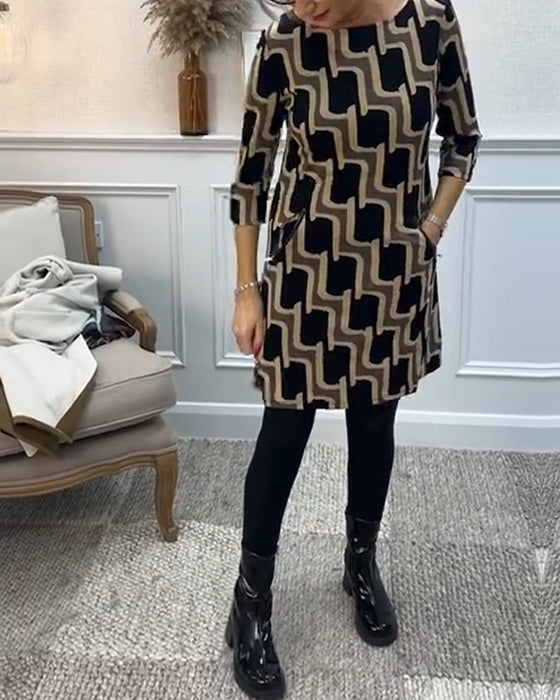 Slim-fit jurk met ronde hals en print