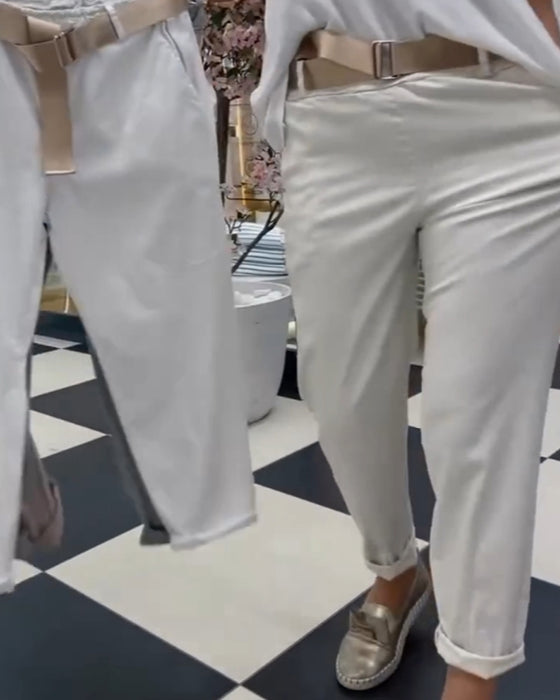 Broek in eenvoudige kleuren en casual stijl