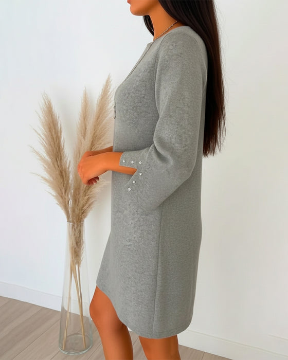 Jurk Met Ronde Kraag Ontwerp, Drie-Vierde Mouwen En Rechte Silhouet