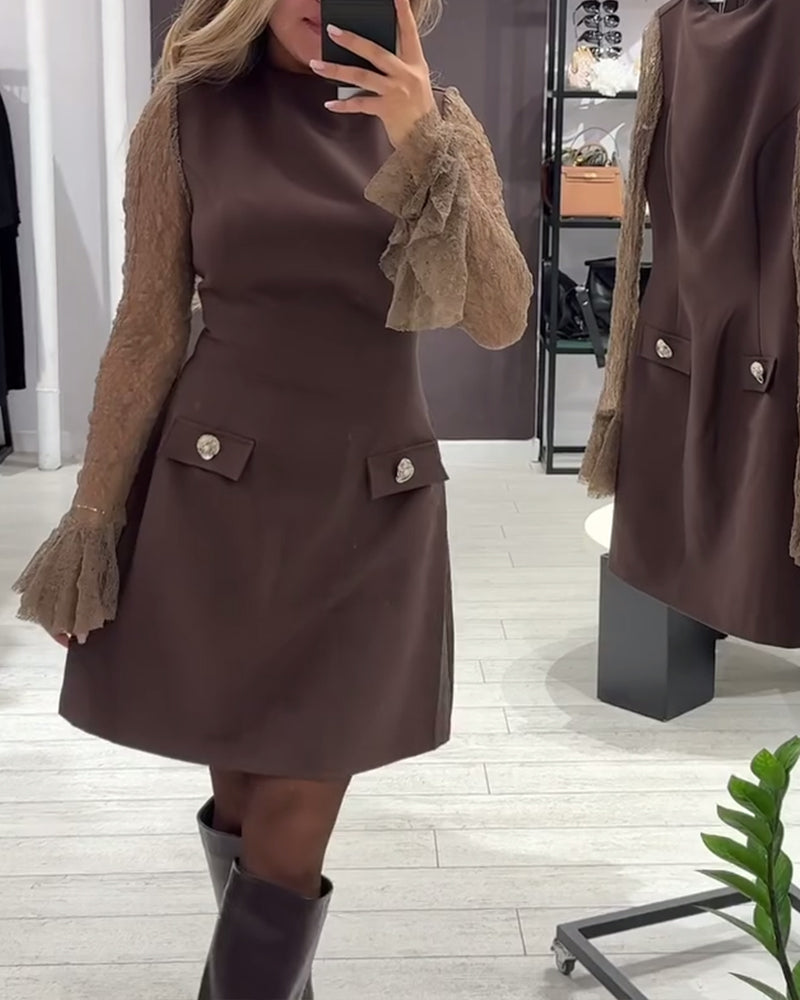 Stijlvolle En Elegante Jurk Met Klokmouwen