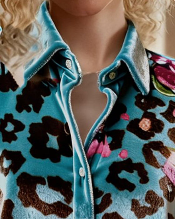 Modieuze Blouse Met Luipaardprint En Trompetmouwen