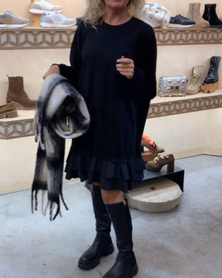 Jurk met een elegant silhouet en lange mouwen