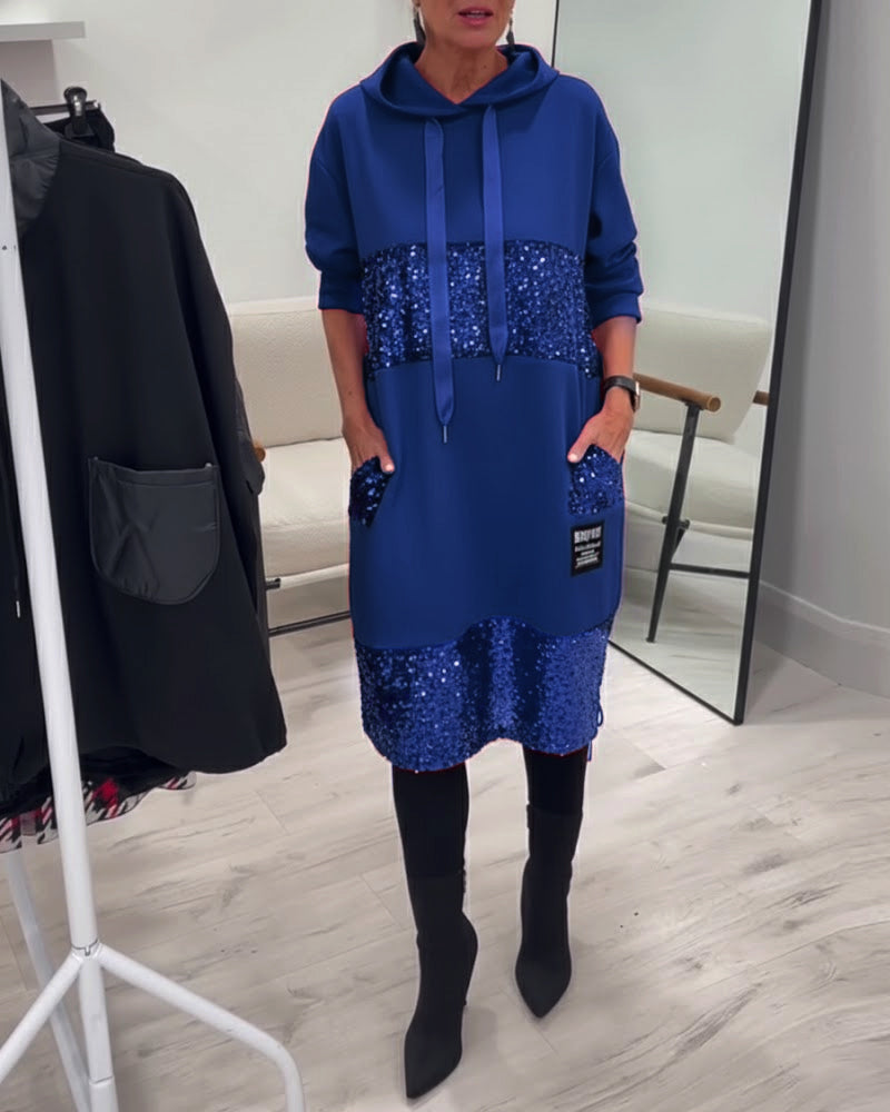 Jurk Met Capuchon En Modieus Patchwork