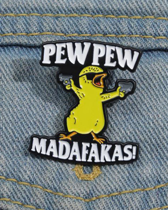 Broche Met Letter & Cartoon Eend Ontwerp