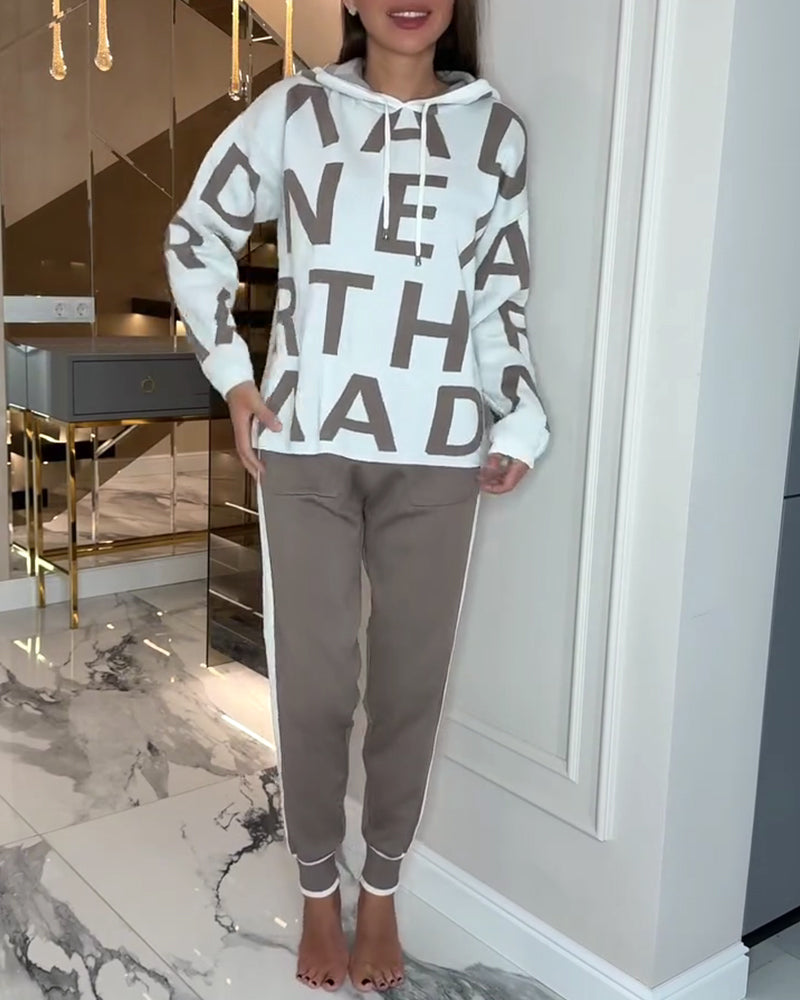 Tweedelig Setje Met Capuchon En Letterprint