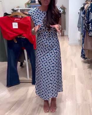 Mouwloze, elegante jurk met geometrische print en ronde hals