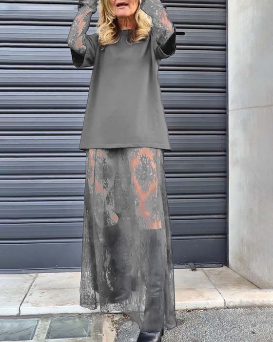 Tweedelige set: effen T-shirt en kanten rok