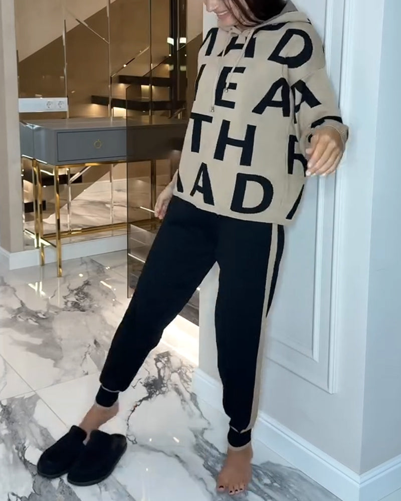 Tweedelig Setje Met Capuchon En Letterprint