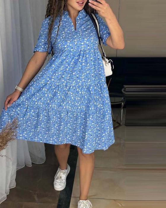 Losvallende, gebloemde casual jurk