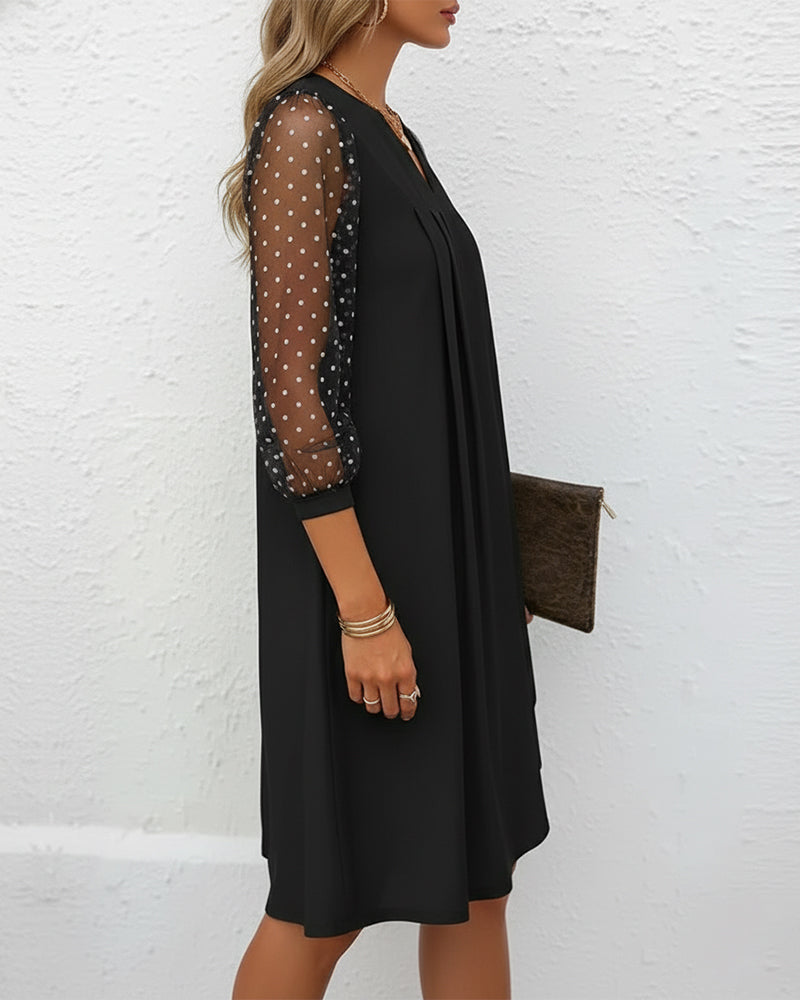 Jurk Met V-Kraag Ontwerp, Gaasstof En Afslankende Passform