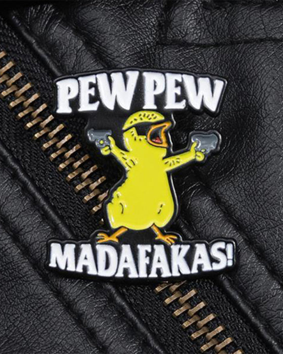 Broche Met Letter & Cartoon Eend Ontwerp