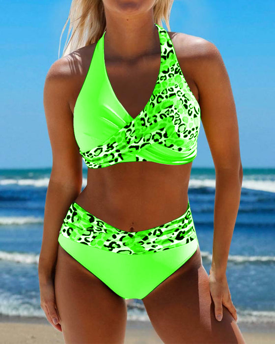 Halternek bikini met luipaardpatchworkprint