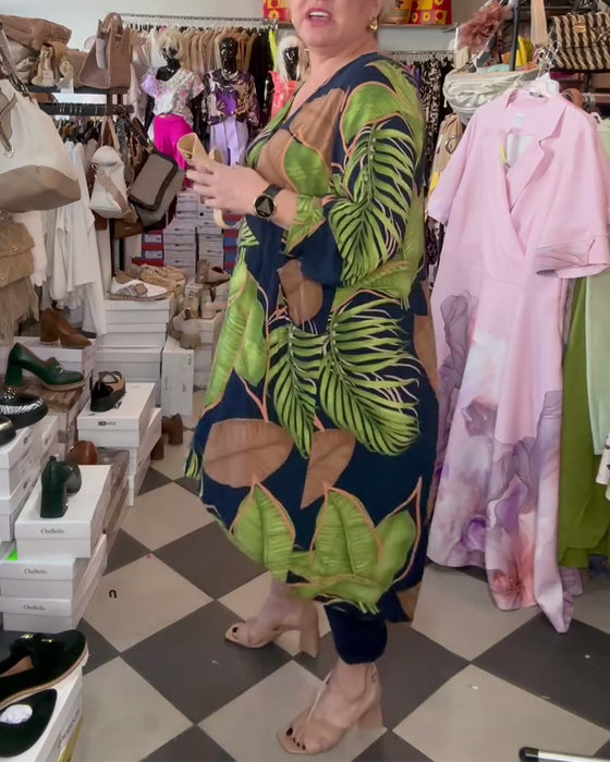 Losse Jurk Met Bladprint En V-Hals