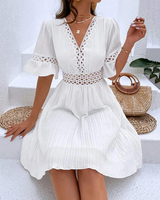Jurk V-Hals Uitsnijding Ruffle Mouw Mini