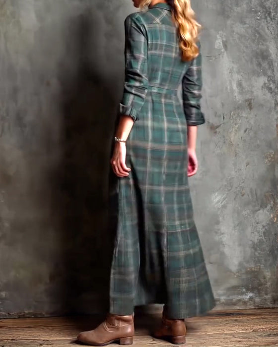 Modieuze Jurk Met Revers En Ruitpatroon