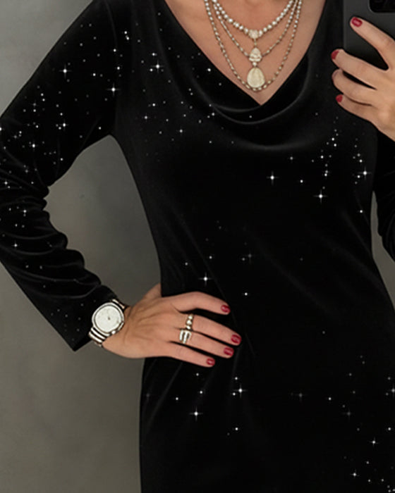 Jurk Met Fijne Glans En Rechte Lijn