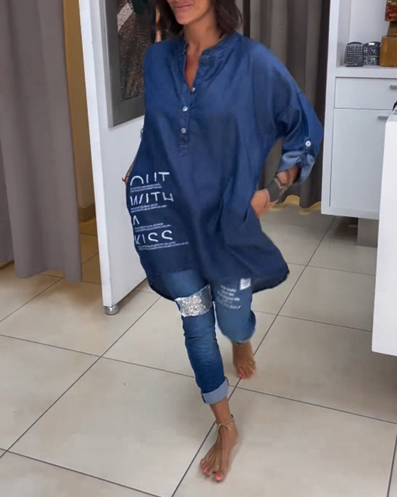 Bovenkant met onregelmatige knopen en letterprint