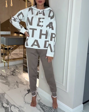 Tweedelig Setje Met Capuchon En Letterprint