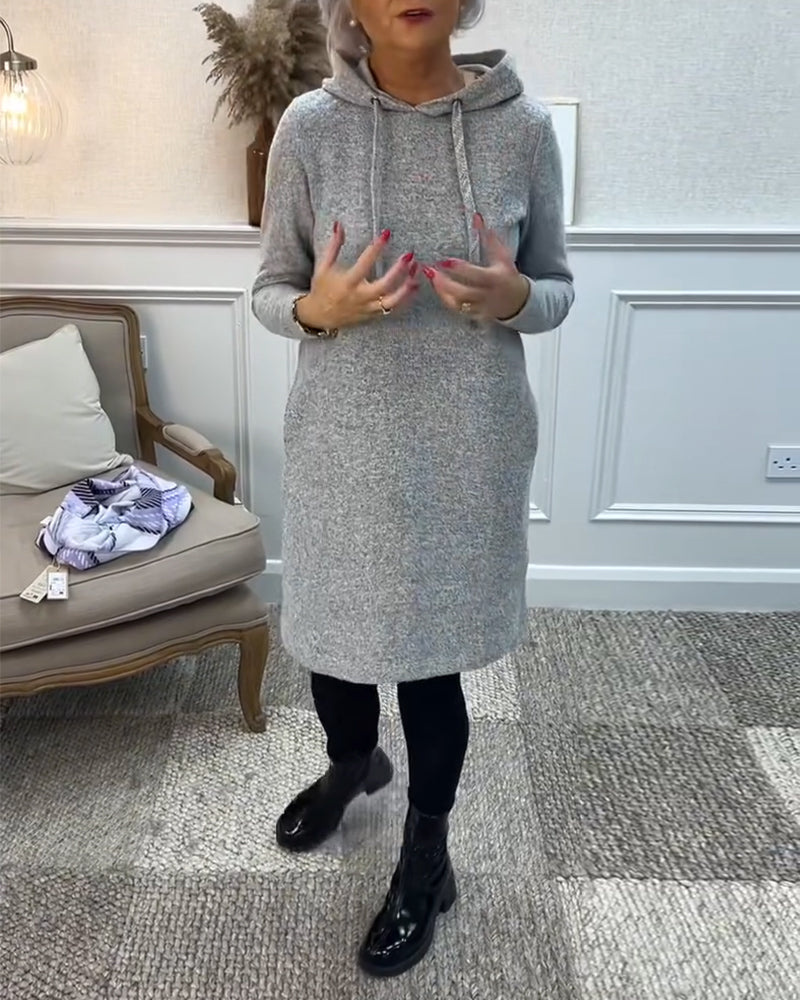 Eenvoudige jurk met effen kleur en capuchon