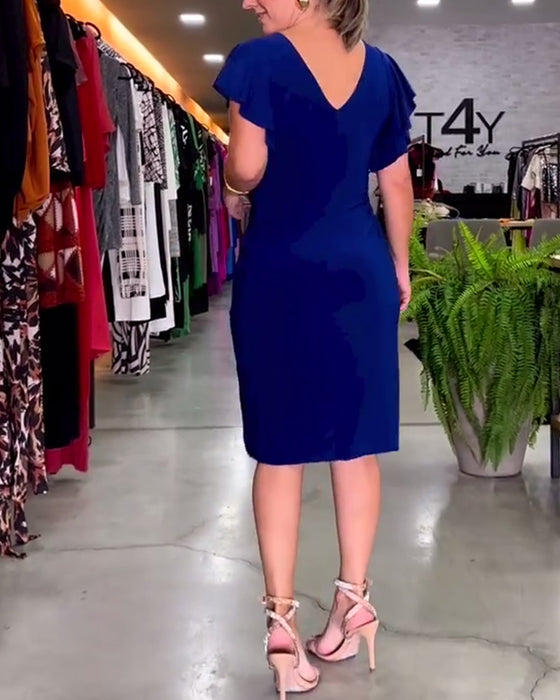 Sexy jurk met V-hals en ruches aan de mouwen