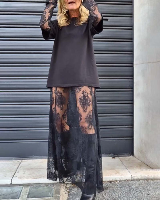 Tweedelige set: effen T-shirt en kanten rok