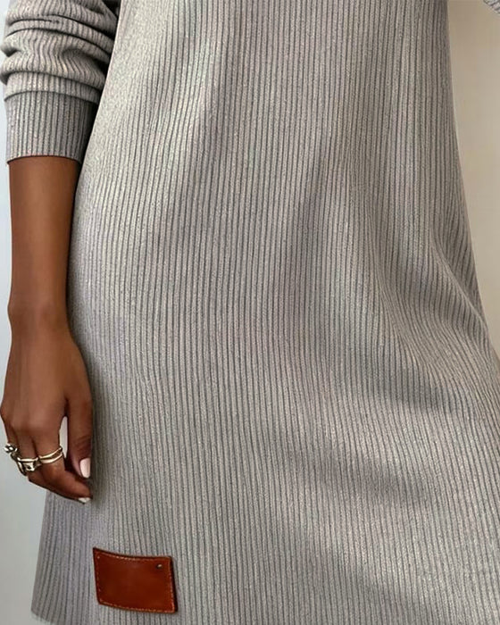 Rechte Jurk Met Lange Mouwen En Opstaande Kraag