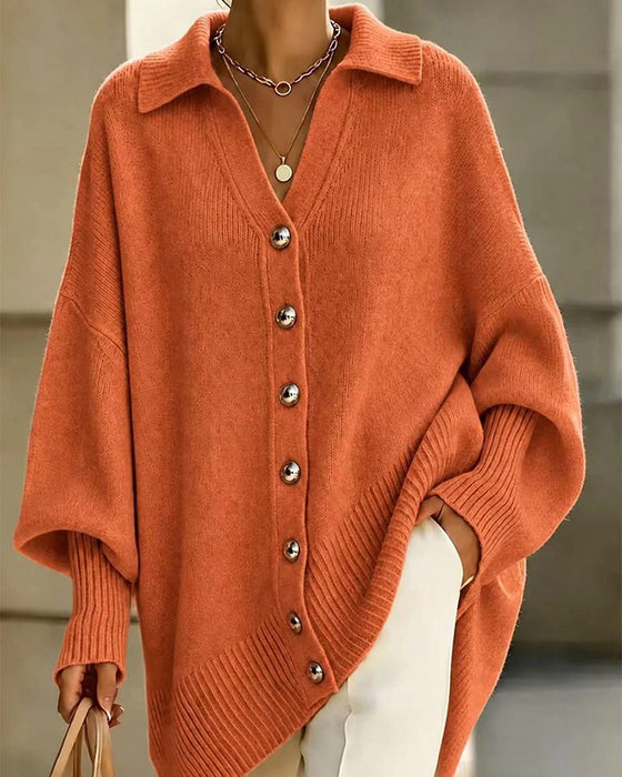 Ruimvallende cardigan met revers, V-hals en knopen