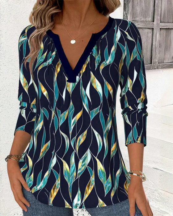 T-shirt casual bladprint v-hals