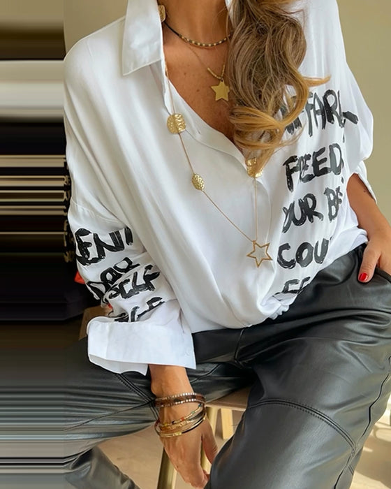 Losvallend casual overhemd met letterprint