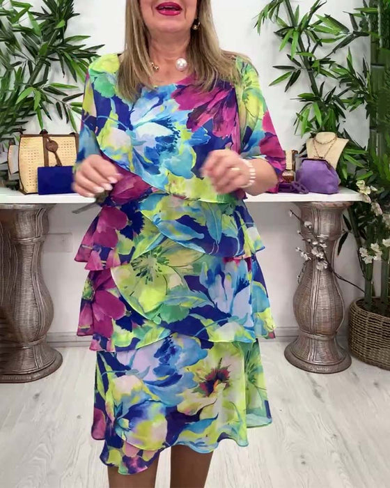 Jurk met ronde hals, ruches en halve mouwen met bloemenprint