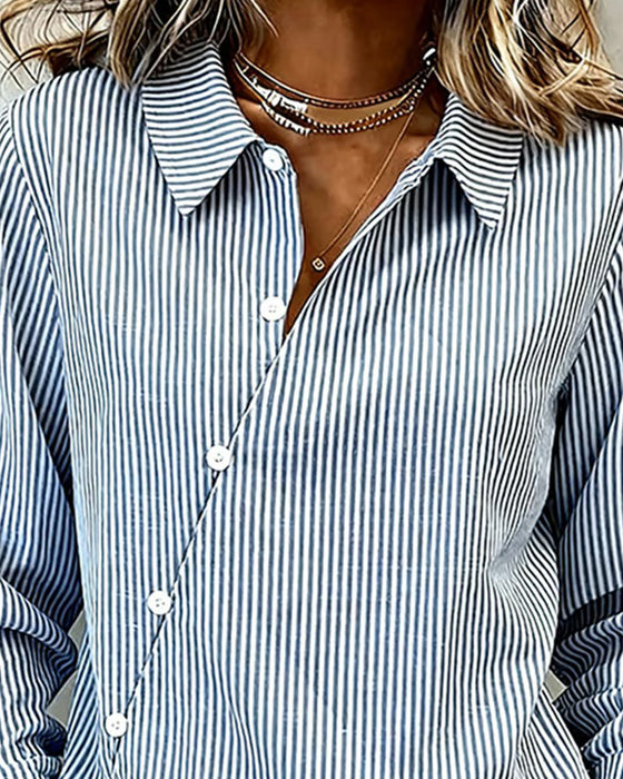 Blouse Een Asymmetrisch Geknoopt Gestreept