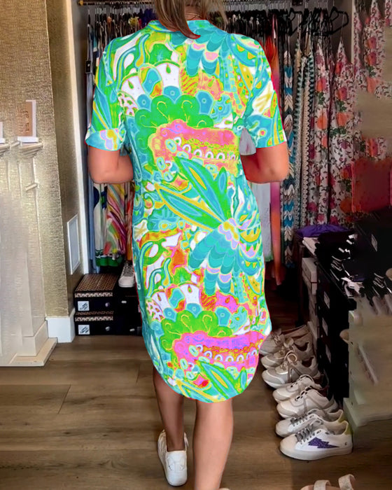 Jurk met zakken en prints en korte mouwen