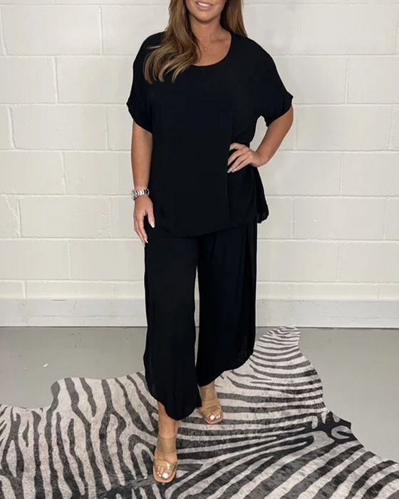 Comfortabel en informeel tweedelig pak in effen kleur