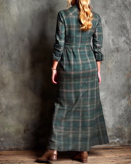 Modieuze Jurk Met Revers En Ruitpatroon