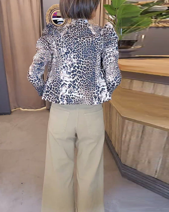 Casual jack met luipaardprint en pofmouwen