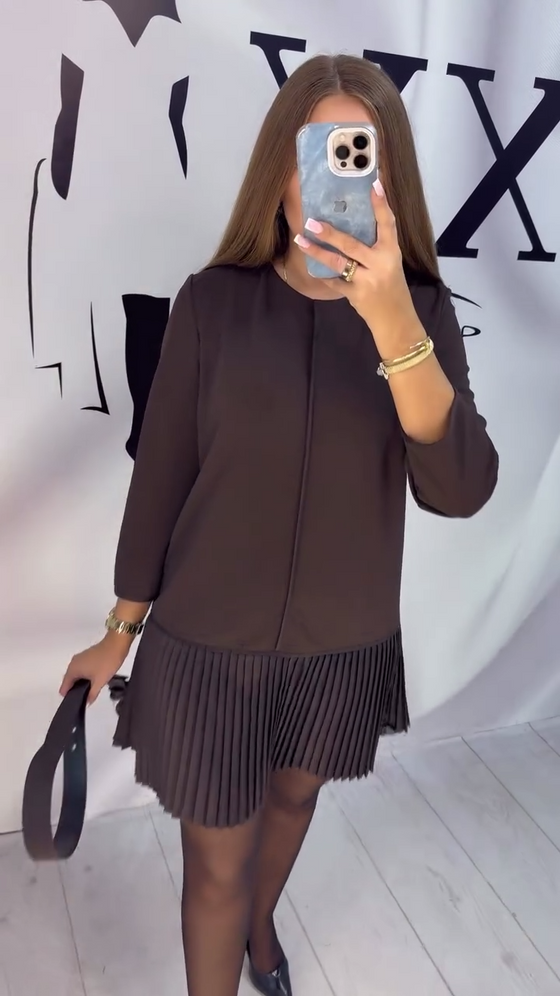 Jurk Met Driekwartmouwen En Accordeonplooien