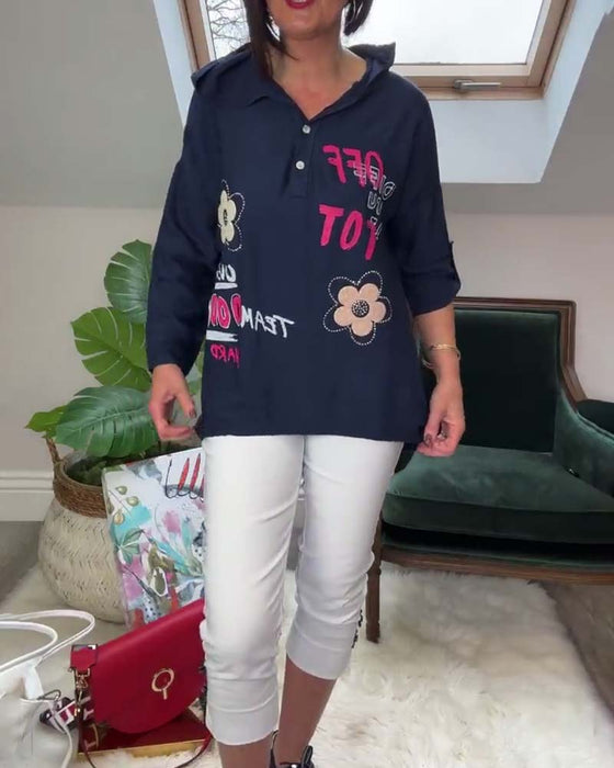 Casual top met capuchon en lange mouwen, geborduurd met bloemenletters