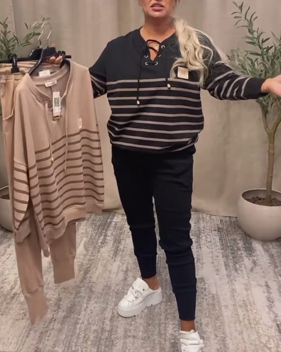 Tweedelig Set Met Casual Gestreepte Sportbroek Tot De Enkel