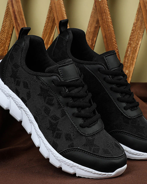 Eenvoudige effenkleurige ademende veterschoenen