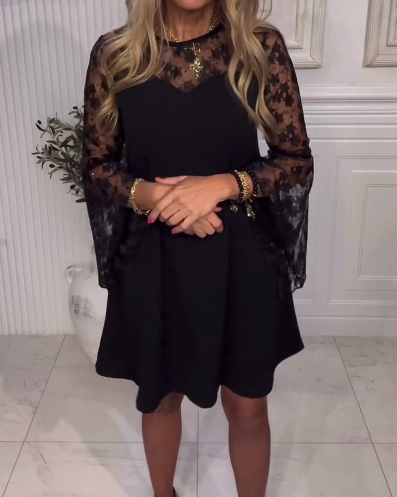 Effen Jurk Met Klokmouwen En Patchworkdetails